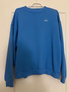 ALO Yoga accolade sweatshirt medium Azure blue